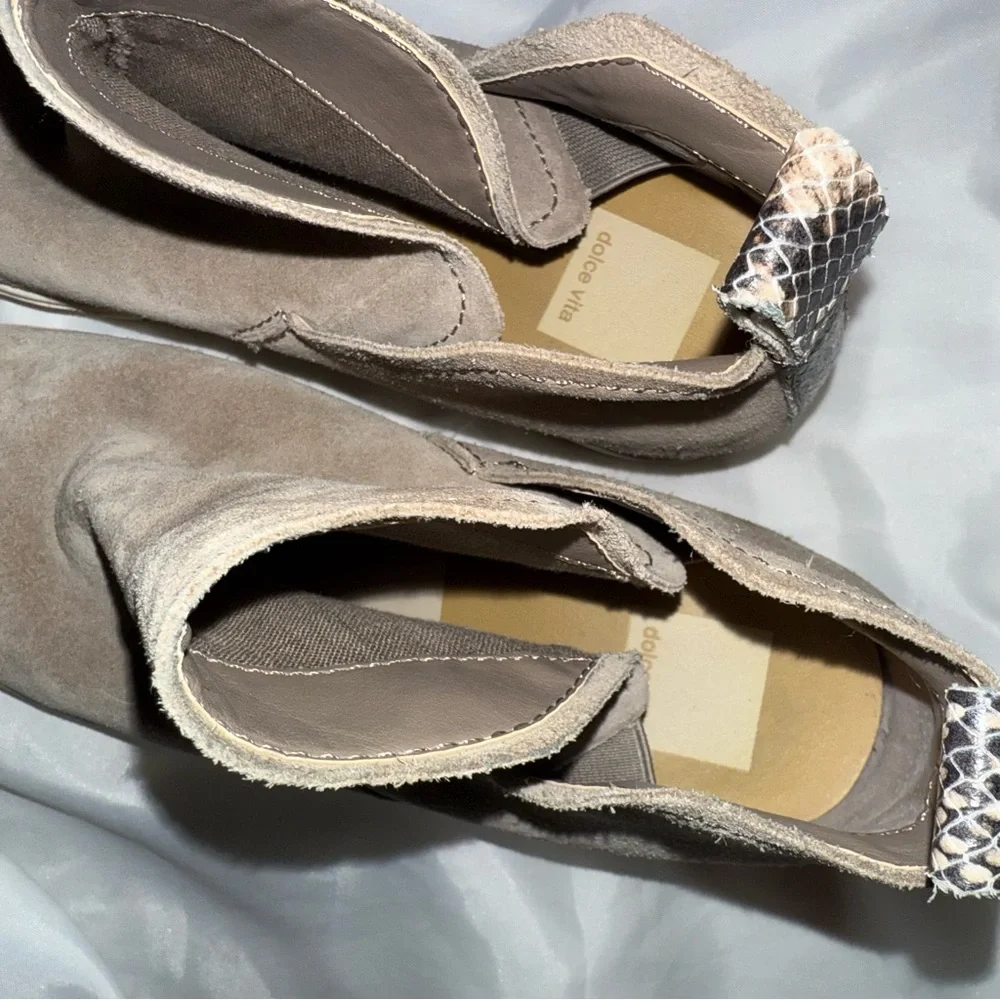 Women's 8.5 Beige Tan‎ Suede Ankle Wedge Slip-on Boots Casual